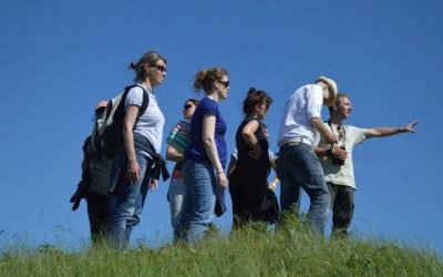 Cómo aprender a hablar en público mientras haces turismo